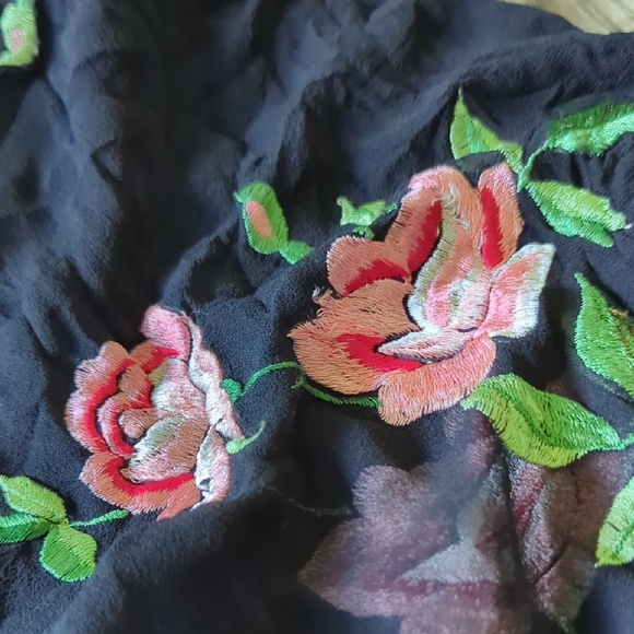 ECHO I Vintage Black Embroidered Pink Flower Floral Hand Rolled Silk Scarf - Picture 3 of 10